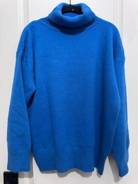 Women’s Blue Turtleneck Sweater - Classic Knit